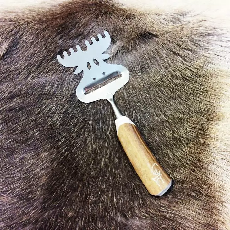 Wood Jewel Hirvi juustohöylä visakahvalla - Retkiruokailu - 6430063513591 - 1